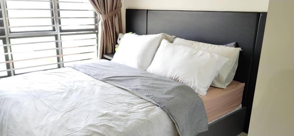 Arc Austin Hill Apartment Johor Bahru Luaran gambar