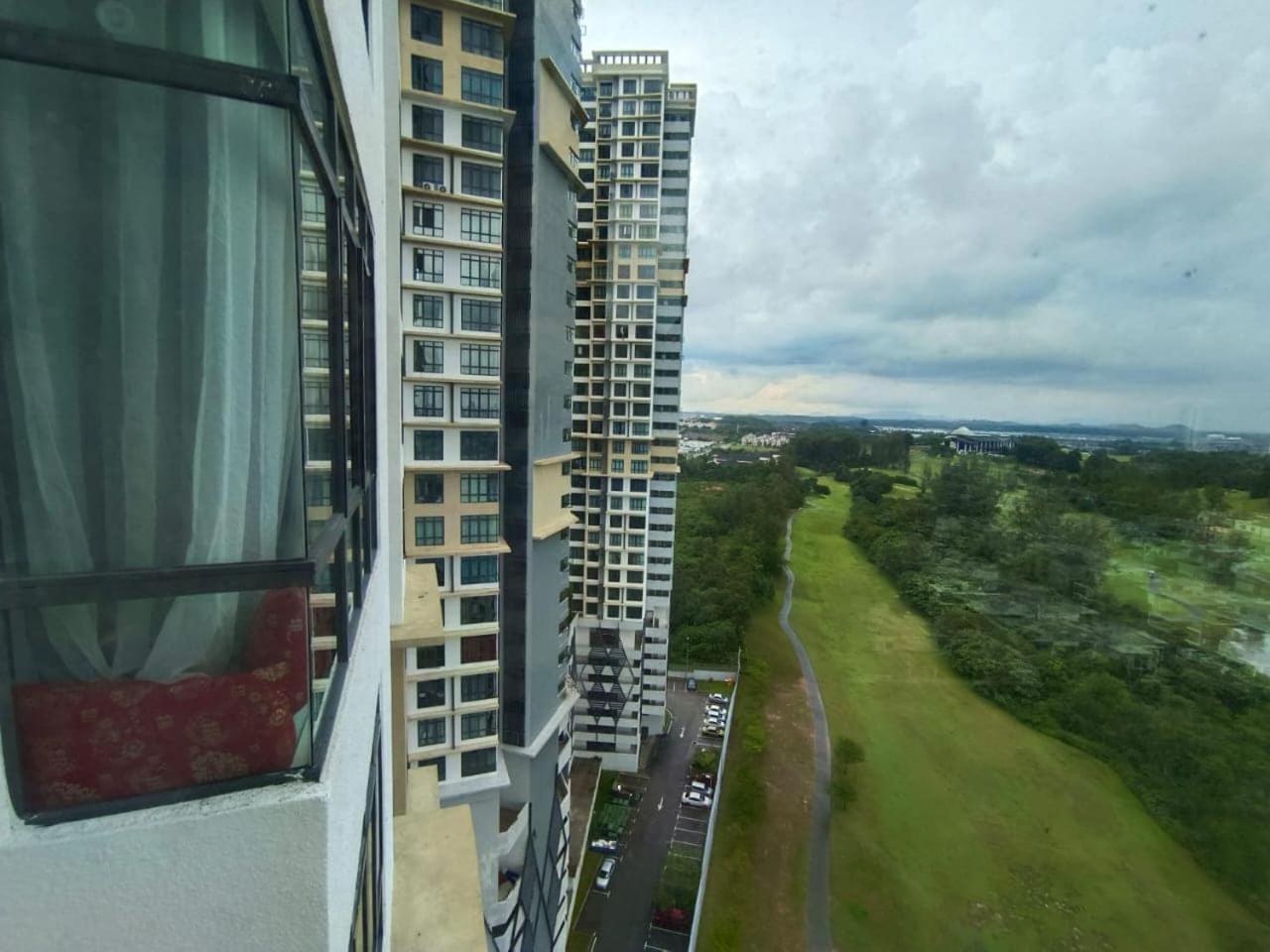 Arc Austin Hill Apartment Johor Bahru Luaran gambar