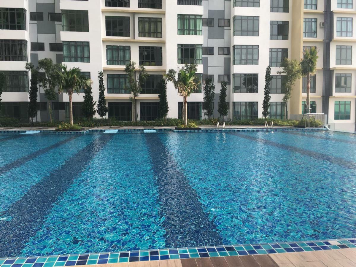 Arc Austin Hill Apartment Johor Bahru Luaran gambar